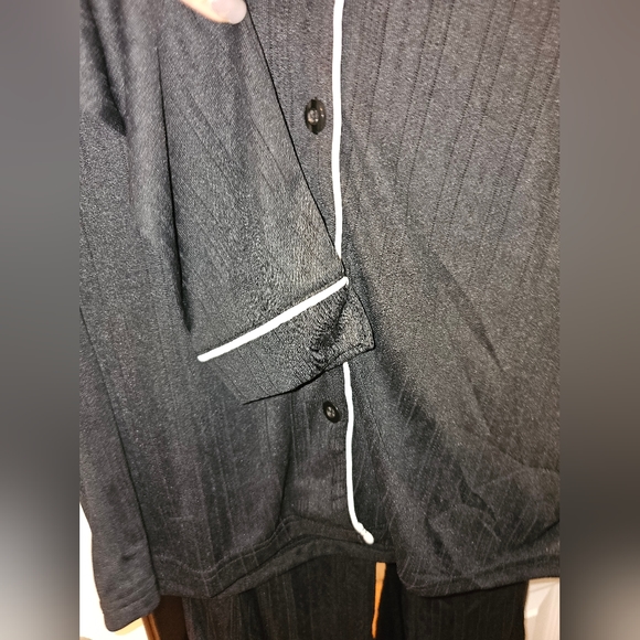 PJ Set - Picture 7 of 10